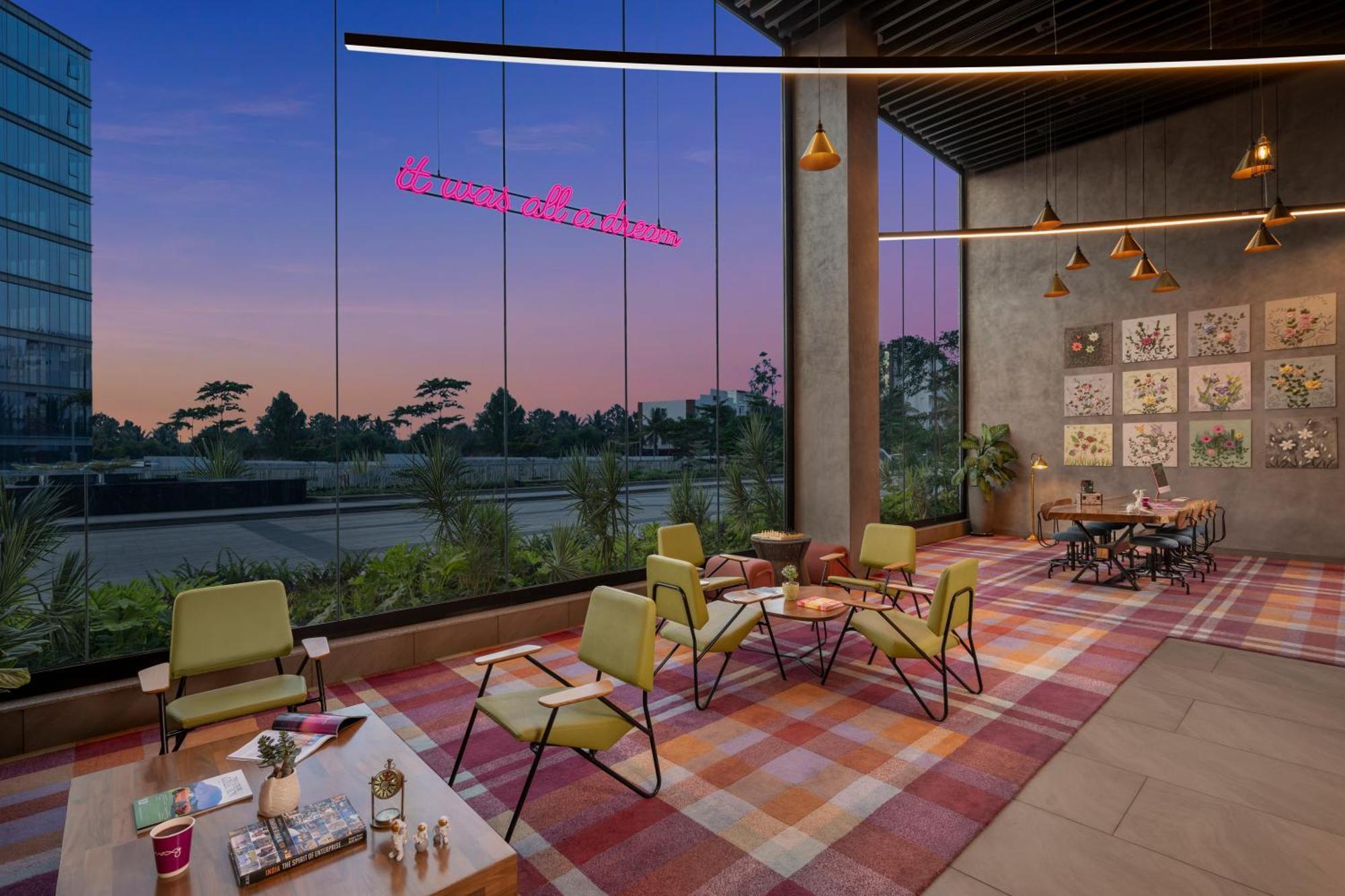 Moxy Bengaluru Airport Prestige Tech Cloud Hotel Devanahalli Kültér fotó